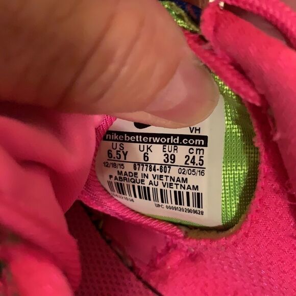 Nike size 6 1/2 fluorescent color athletic shoes - Picture 3 of 8